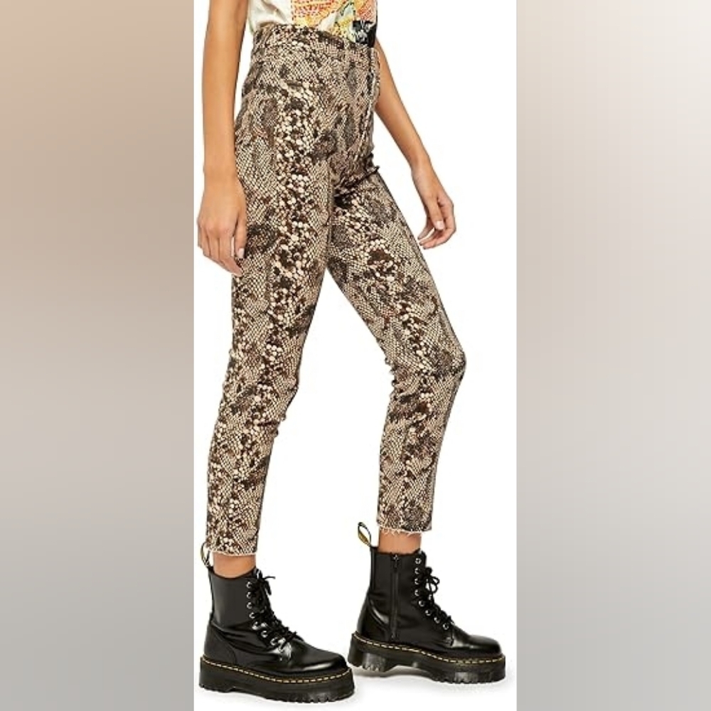 FREE PEOPLE TWO FACED SNAKE JEGGINGS NWT!